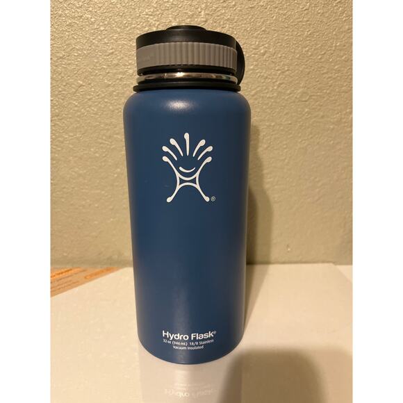 Hydro flask, 32 ounce stainless vacuum insulated flask - Picture 1 of 6